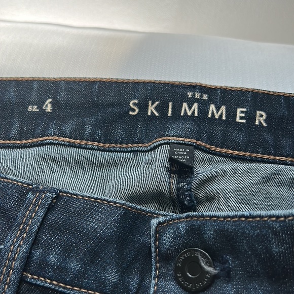 White House Black Market Skinny Jeans. Size 4 - Picture 3 of 4